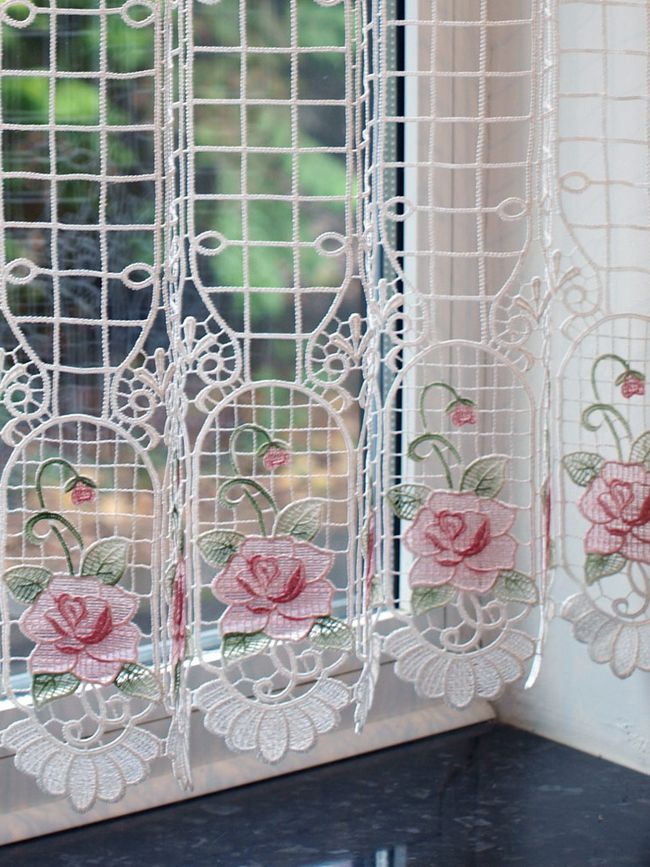 macrame Rose Red curtains