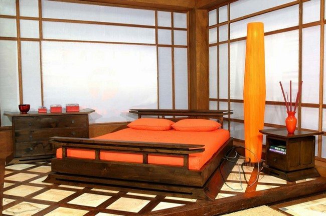 double wooden bed and square decor of the japanese stylr