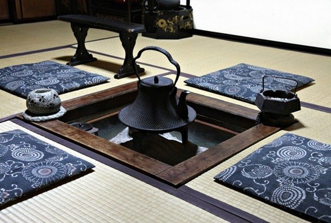 traditional tea ceremony with zabudo cushion set for four