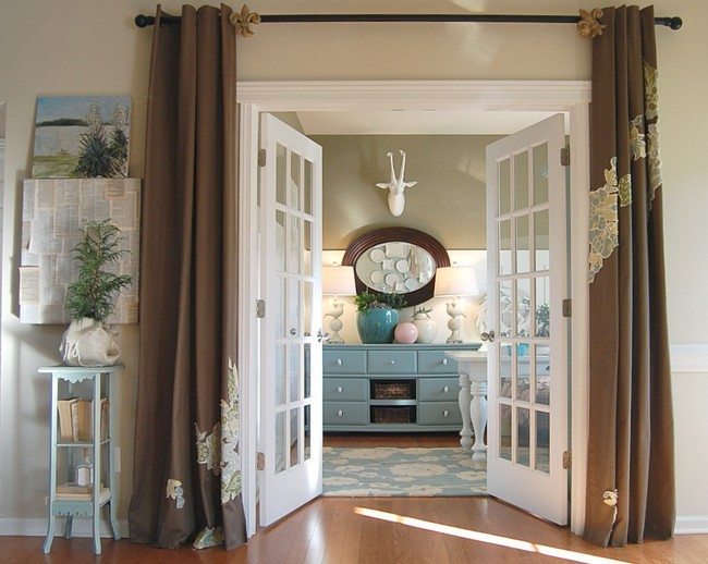 french doors from dining room to the kitchen