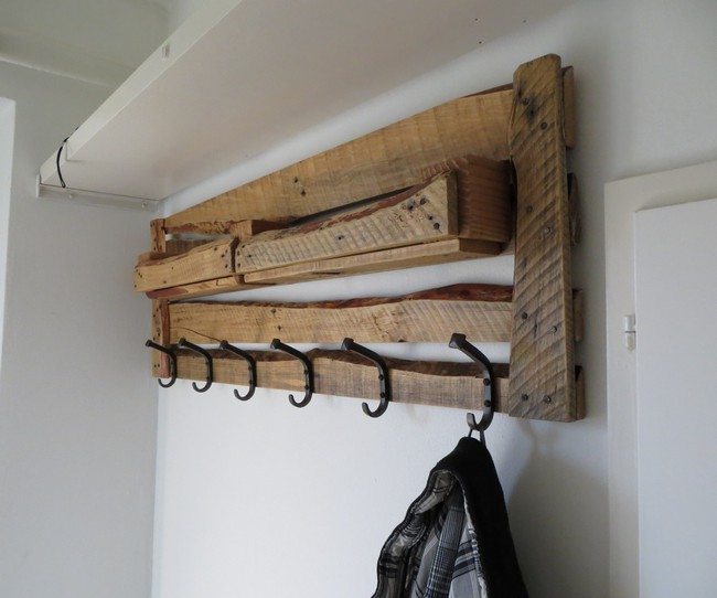 Wooden rod coat rack