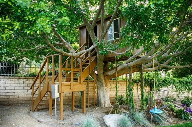 Backyard Landscape Retreat House on the wood single rooms 
