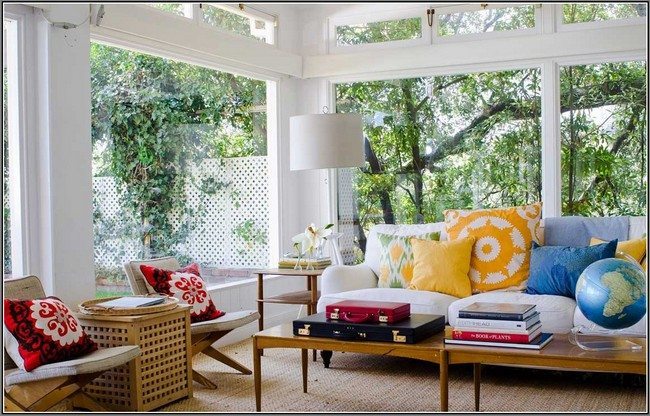 Tropical-inspired living room with bright accessories