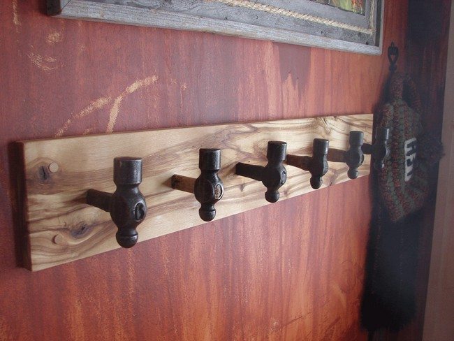 Tap heads used for hanging coats