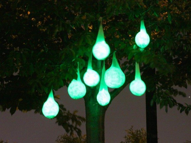 Green-colored lights for the outdoor
