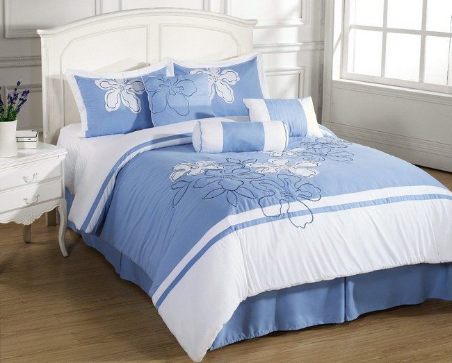 White and blue bedding