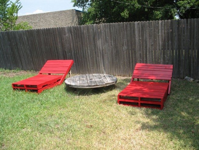 Red pallet patio furniture