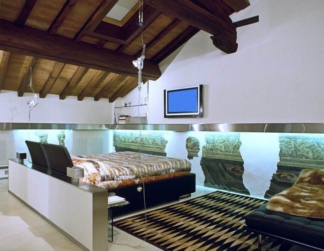Ceiling with wooden beams