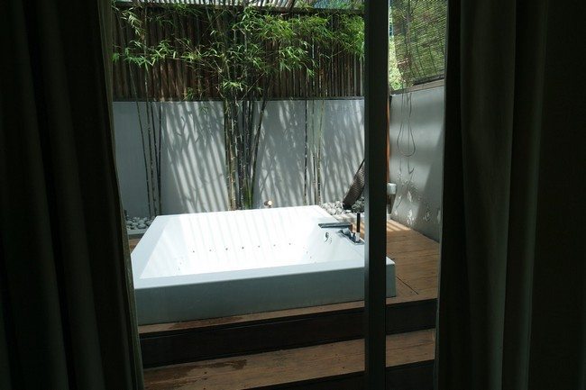 small jacuzzi 