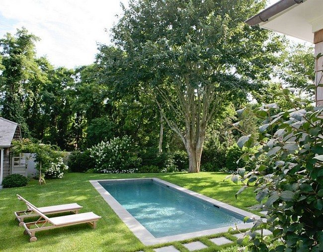 A modest pool design for the small yard [Design: Wettling Architects]