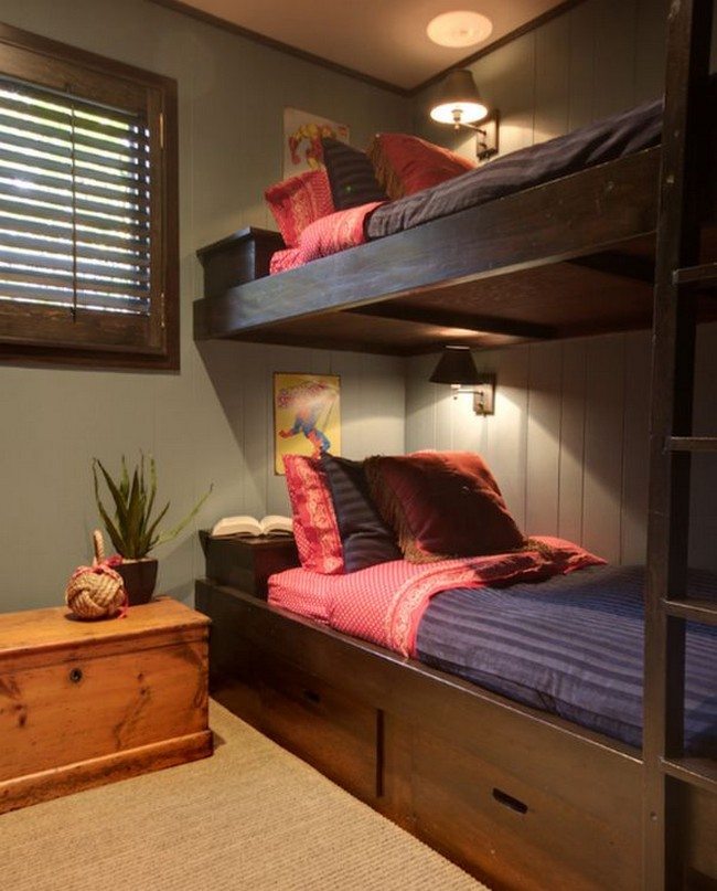 Bunk beds with individual lighting for each bunk area