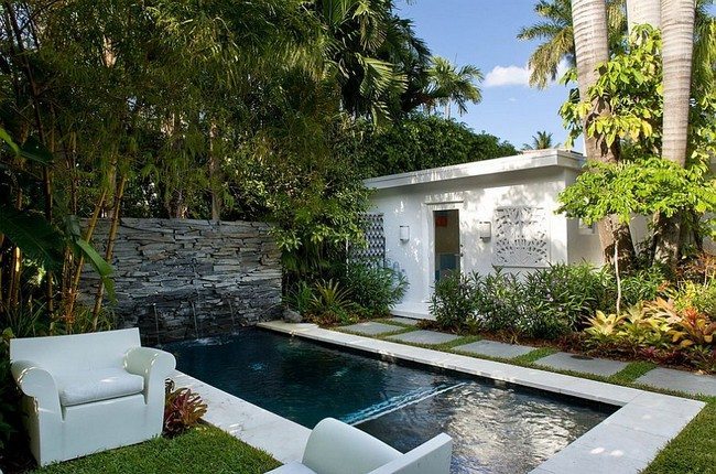 Make sure the style of the pool matches with your home [Design: Robert Kaner Interior Design] 