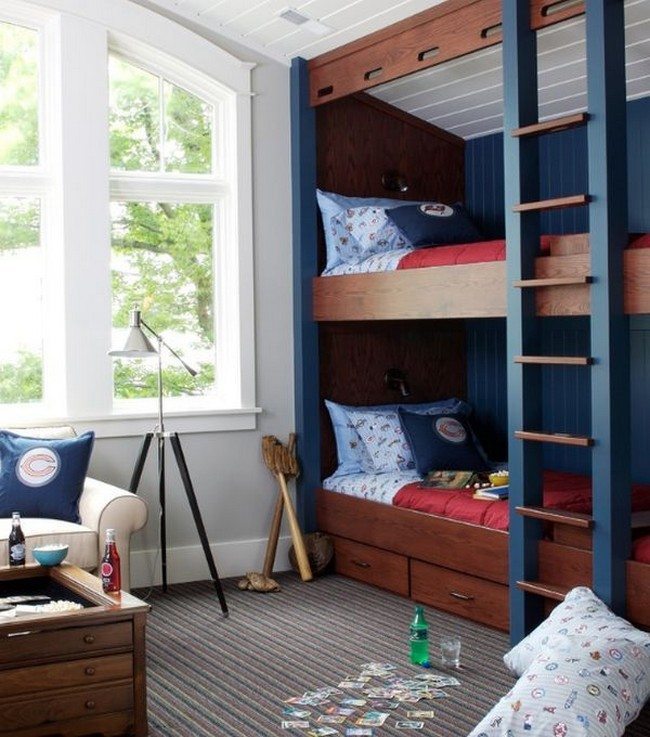Sports themed kids’ bedroom with bunk beds and built-in storage 