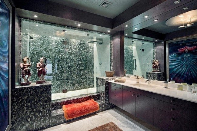 Elegant contemporary bathroom