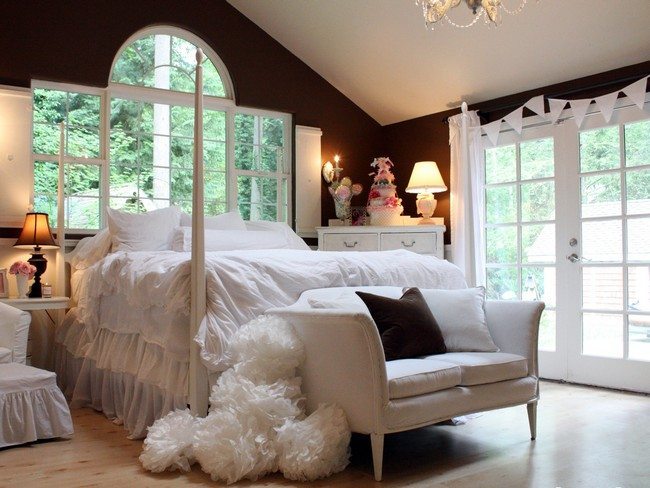 White, heavy bedding with ruffles