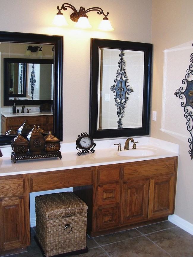 27 William Traditional Solid Wood Framed Bathroom Mirror
