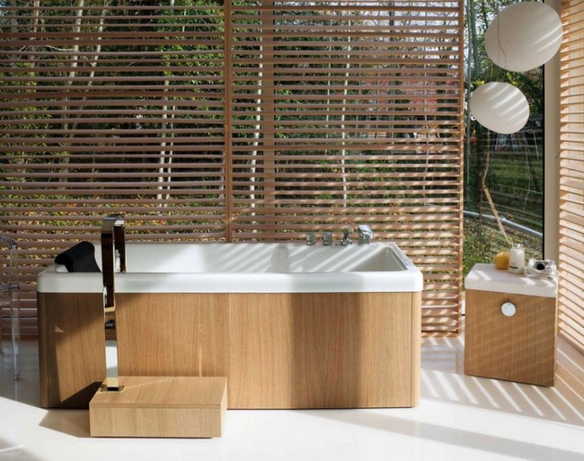 Zen-style standalone bathtub with blinds