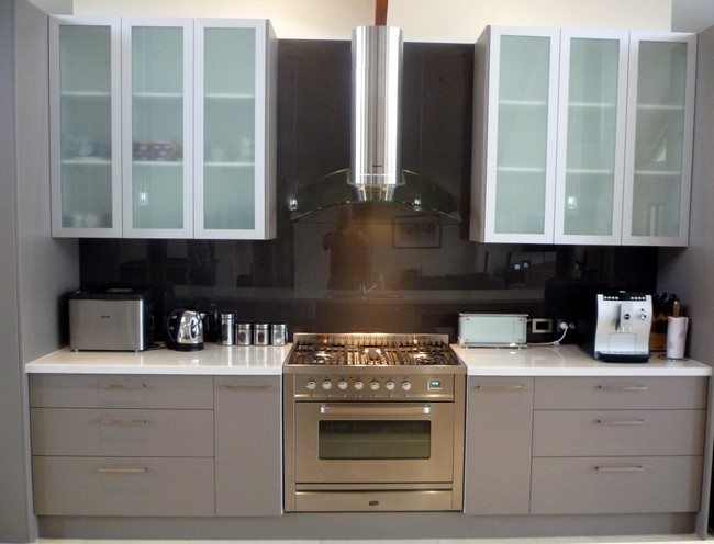 Best Frosted Glass Cabinets, White Kitchen Cabinets With Frosted Glass Doors